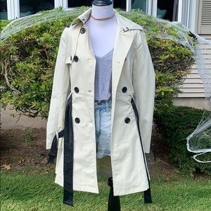 NWOT Bebe raincoat